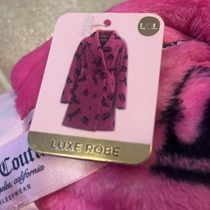 This Juicy Couture Sleepwear Ladies Pink Luxe Plush Robe size L/XL